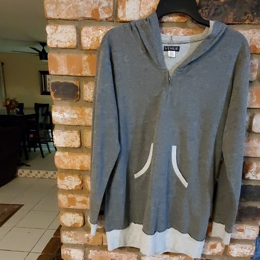 Venus Long sleeved hoodie